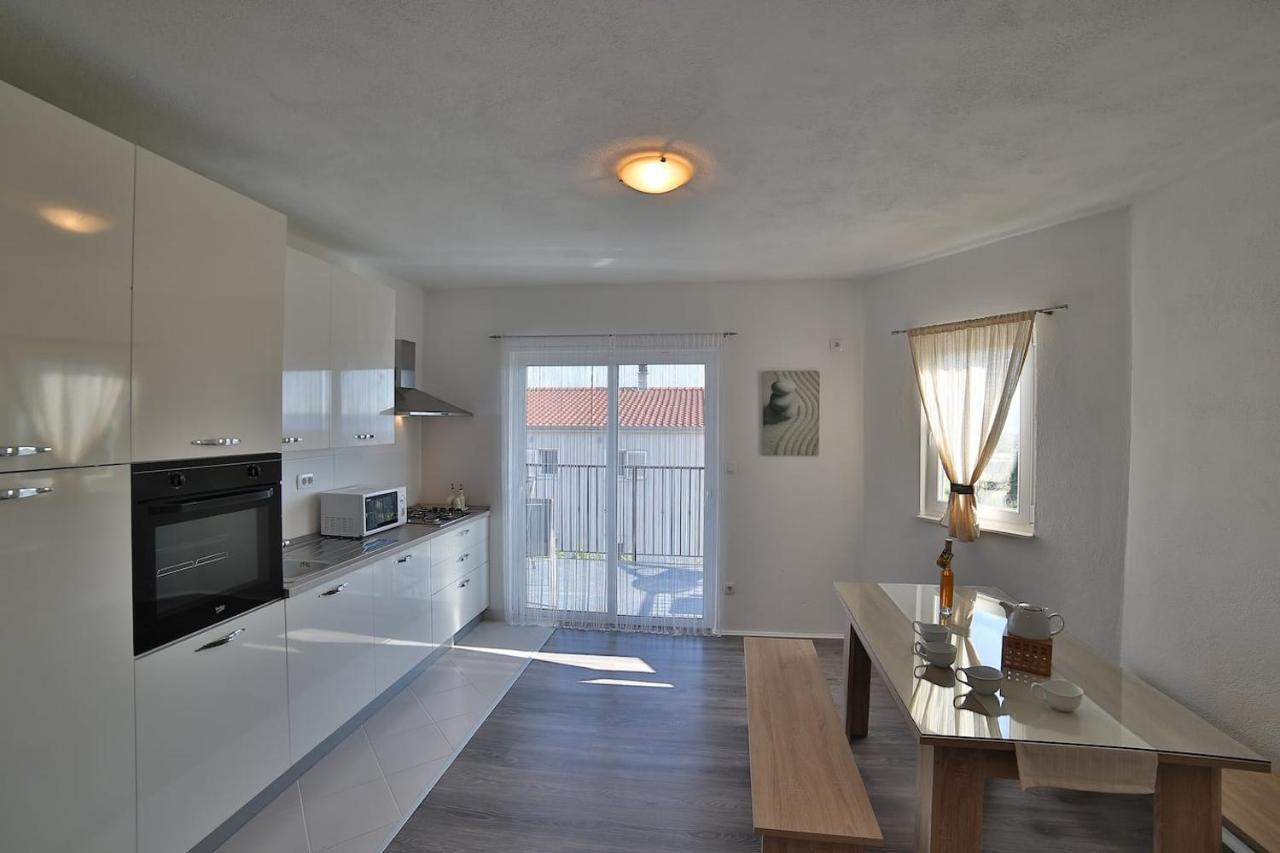 Holiday Home Chester With Heated Pool Каштела Екстер'єр фото