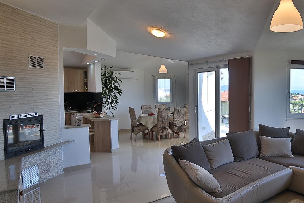Holiday Home Chester With Heated Pool Каштела Екстер'єр фото